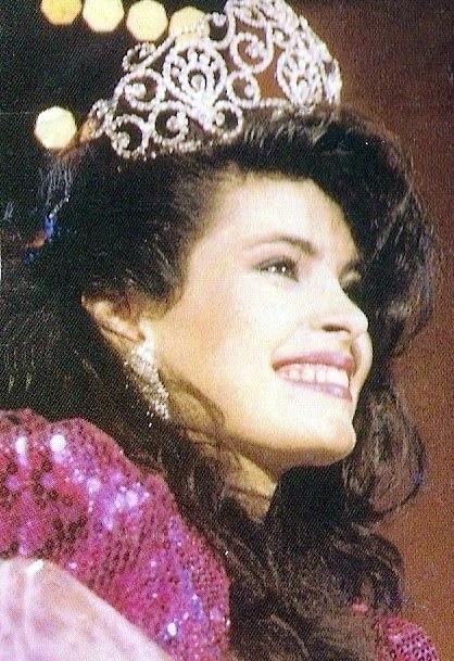 Ninibeth Leal al ganar Chica Zulia 1989